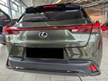 Lexus UX Crossover Facelifting 2.0 300h 199KM 2025 LEXUS UX 300h F Sport Design 2.0 Hybrid Dynamic Force 199KM 2025, zdjęcie 4