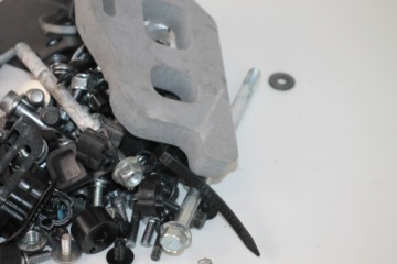 YAMAHA XSR 900 XSR900 КОМПЛЕКТ ВИНТОВ БОЛТ