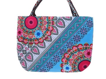 Сумка на молнии с двусторонним принтом для покупок.