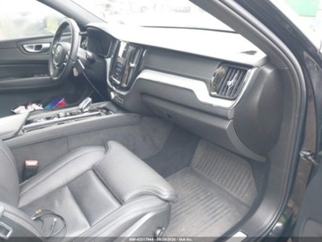 Volvo XC60 II 2024 Volvo XC 60 Ultimate Black Edition 2024 2.0l 2.0 Benzyna 247KM, zdjęcie 9