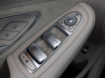 Mercedes Klasa C W205 Limuzyna 180 156KM 2014 Mercedes C 180 automat półskóra jane wnętrze, zdjęcie 36