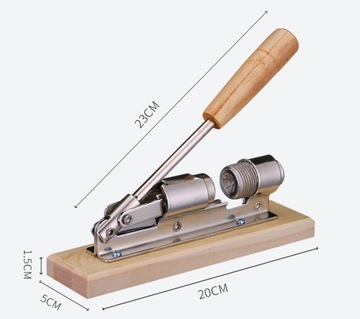 ЩЕЛКУНЧИК НА ДЕРЕВЯННОЙ ПОДСТАВКЕ ПРОЧНАЯ СТАЛЬНАЯ РЕГУЛИРУЕМАЯ