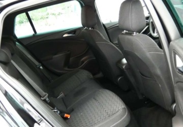 Opel Astra J GTC 1.4 Turbo ECOTEC 140KM 2016 Opel Astra Opel Astra 1.4 Turbo 1.4 Benzyna 140KM, zdjęcie 14