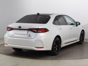 Toyota Corolla XII Sedan 1.8 Hybrid 122KM 2022 Toyota Corolla 1.8 Hybrid, Salon Polska, zdjęcie 4