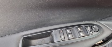 Citroen C4 II Hatchback 5d 1.6 e-HDi 114KM 2014 Citroen C4 2014r, 1.6HDI. Uszkodzony lewy przod. Jezdzi. 1.6 Diesel, zdjęcie 6