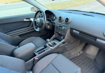 Audi A3 8P Hatchback 3d 2.0 TDI PD 140KM 2005 Audi A3 3-drzwiowe Audi A3 3-drzwiowe 2.0 TDI Attraction 2.0 Diesel 140KM, zdjęcie 21