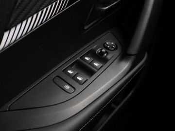 Peugeot 2008 II SUV Facelifting 1.2 PureTech 130KM 2024 Peugeot 2008 1.2 PureTech, Salon Polska, zdjęcie 15