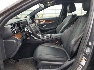 Mercedes Klasa E W213 2018 Mercedes-Benz Klasa E 2018 MERCEDES-BENZ E 300 4MATIC 2.0 Benzyna 241KM, zdjęcie 7