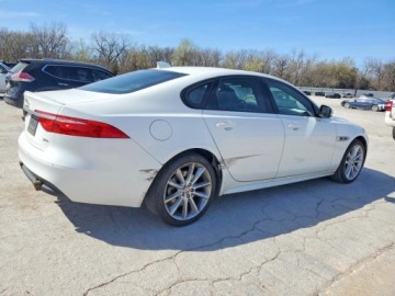 Jaguar XF II Sedan 3.0 V6 380KM 2017 Jaguar XF R-Sport 2017 3.0 Benzyna 380KM, zdjęcie 3