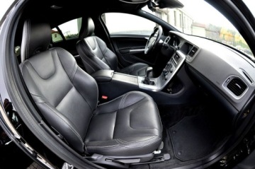 Volvo V60 I Kombi Facelifting 2.0 D3 DRIVE-E 150KM 2016 Volvo V60 Black Edition LiFt 2,0 D3 150Km Ledy, zdjęcie 22