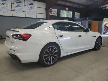 Maserati Ghibli III 2022 Maserati Ghibli Modena 2022 3.0l 3.0 Benzyna 424KM, zdjęcie 3