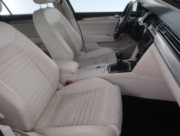 Volkswagen Passat B8 Variant 1.4 TSI BlueMotion Technology ACT 150KM 2016 VW Passat 1.4 TSI, Salon Polska, Serwis ASO, zdjęcie 8
