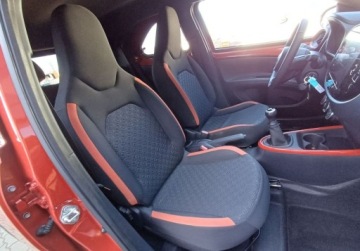 Toyota Aygo X 1.1 VVT-i 72KM 2024 Toyota Aygo X 42 1.0 VVT-i Style 72 KM I wl. Gwarancja fabryczna, zdjęcie 14