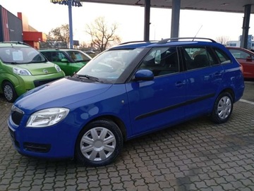 Skoda Fabia II Kombi 1.2 70KM 2008 Skoda Fabia 1.2 Combi PROSTA benzyna KLIMATYZACJA 157 tys. przebiegu 1.2, zdjęcie 3