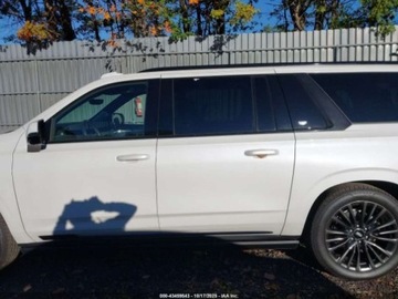 Cadillac Escalade III 2025 Cadillac Escalade esv sport platinum, 2025r., 4x4, 6.2L 6.2 Benzyna 420KM, zdjęcie 3