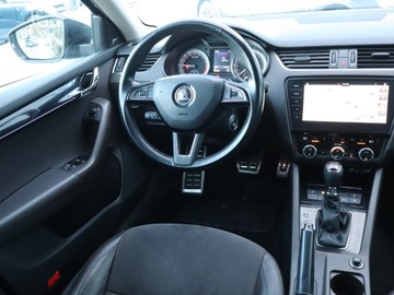 Skoda Octavia III Scout 2.0 TDI 184KM 2017 Skoda Octavia 2.0 TDI, 181 KM, 4X4, DSG, Skóra, zdjęcie 6