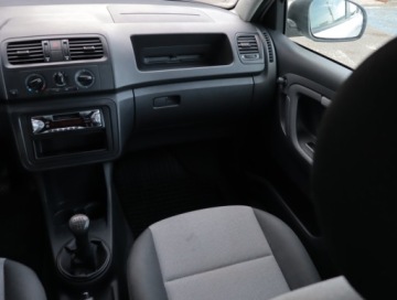 Skoda Fabia II Hatchback 1.4 i 16V 85KM 2010 Skoda Fabia 1.4 16V, Salon Polska, Klima, zdjęcie 7
