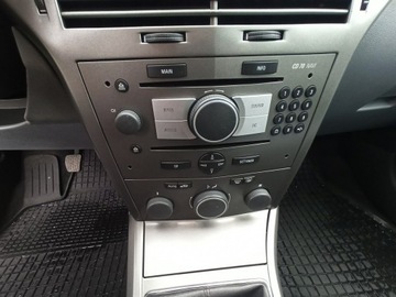 Opel Astra H Hatchback 5d 1.8 ECOTEC 140KM 2006 Opel Astra serwis, bogata, bez rdzy, II kpl kół, zdjęcie 13