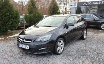 Opel Astra J Sports Tourer Facelifting 1.4 Turbo ECOTEC 140KM 2015