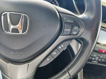 Honda Accord VIII Sedan 2.0 VTEC 156KM 2014 Honda Accord salon Polska dobre wyposażenie, zdjęcie 21