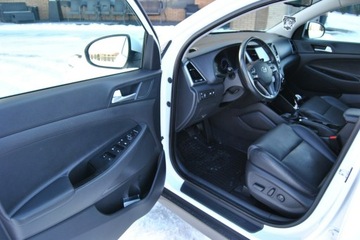 Hyundai Tucson III SUV 2.0 CRDI 136KM 2016 Hyundai Tucson Opłacony* NAVI * Kamera *ASO, zdjęcie 9