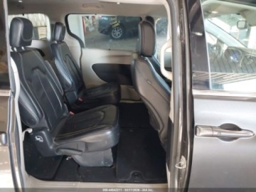 Chrysler Pacifica II 2022 Chrysler Pacifica Touring L, 2022r., 3.6L 3.6 Benzyna 287KM, zdjęcie 9