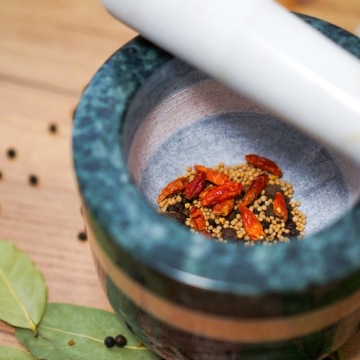 Декоративная кухонная ступка из камня ГРАНИТ с пестиком для специй.