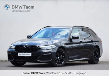 BMW Seria 5 G30-G31 Touring Facelifting 2.0 520d 190KM 2022 BMW Seria 5 BMW 520d xDrive M Pakiet Sportowy, HI FI, Fotel Sportowy 2.0