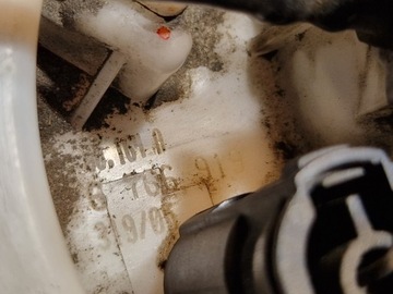 BMW E90 E91 325I N52 SENZOR ÚROVNI PALIVO 6766919