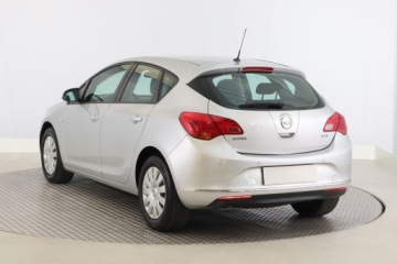 Opel Astra J GTC 1.6 CDTI Ecotec 110KM 2015 Opel Astra 1.6 CDTI, Salon Polska, Klima, zdjęcie 3