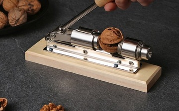 ЩЕЛКУНЧИК НА ДЕРЕВЯННОЙ ПОДСТАВКЕ ПРОЧНАЯ СТАЛЬНАЯ РЕГУЛИРУЕМАЯ