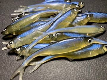 GUMA TM LURES HAND MADE STYNKA 6.7CM JASKÓŁKA OLIVE OPAL BLUE