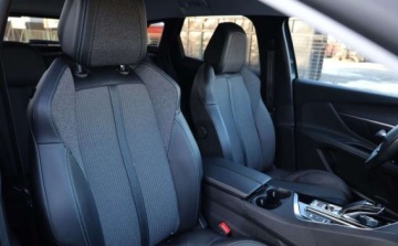 Peugeot 3008 II Plug-In Hybrid Facelifting 1.6 HYBRID 225KM 2021 Peugeot 3008 Peugeot 3008 225 e-EAT8 Allure Pack 1.6 Hybryda Plug-in 225KM, zdjęcie 24