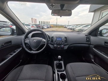 Hyundai i30 I CW Facelifting 1.4 DOHC 109KM 2010 Hyundai i30 Hak Usb iPOD Aux Mp3 1.4 Benzyna 109KM, zdjęcie 3