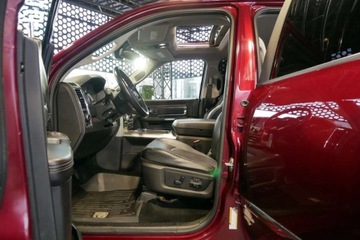 Dodge Ram IV 5.7 V8 390KM 2017 Dodge RAM Laramie1500V8HEMI5.7 Hak 390KM 4x4 Szyberdach Wentyl Alpine Navi, zdjęcie 7