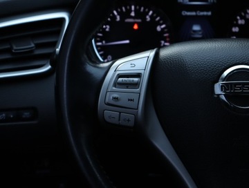 Nissan Qashqai II Crossover 1.2 DIG-T 115KM 2017 Nissan Qashqai 1.2 DIG-T, Salon Polska, Navi, zdjęcie 18