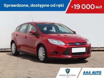 Ford Focus III Hatchback 5d facelifting 1.0 EcoBoost 100KM 2014 Ford Focus 1.0 EcoBoost, Klima