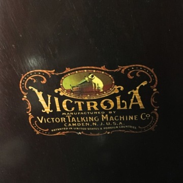 Колонка проигрывателя Victor Victrola, модель VV-X maho