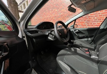 Peugeot 208 I Hatchback 3d 1.2 VTI 82KM 2013 Peugeot 208 Czujniki Kamera niski przebieg Gwarancja w cenie WarszawaVLAV, zdjęcie 6