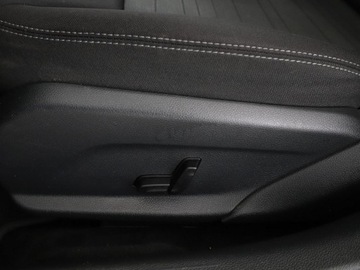 Mercedes Klasa C W205 2015 Mercedes C 180 BlueTEC Klimatyzacja Nawigacja, zdjęcie 33