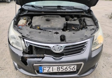 Toyota Avensis III Wagon 2.0 D-4D 126KM 2010 Toyota Avensis 2010r, 2.0 DIESEL. Lekko uszkodzony przod. Jezdzi. 2.0, zdjęcie 4