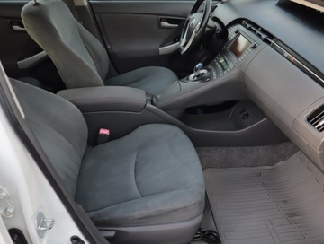Toyota Prius III Hatchback 1.8 HSD 136KM 2011 Toyota Prius 1.8 VVT-i HSD, Salon Polska, zdjęcie 8