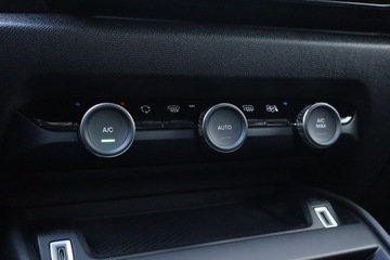 Citroen C4 III SUV 1.2 PureTech 130KM 2022 Citroen C4 1.2 PureTech, Salon Polska, zdjęcie 15