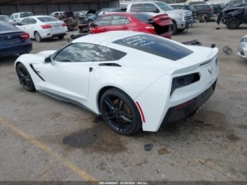 Chevrolet Corvette C7 2016 Chevrolet Corvette Stingray Z51 2016 6.2 Benzyna 460KM, zdjęcie 3