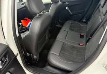 Peugeot 2008 I SUV Facelifting 1.2 PureTech 110KM 2017 Peugeot 2008 1.2 T NAVI Ledy Panorama dach 1.2 Benzyna 110KM, zdjęcie 12