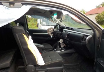 Toyota Hilux VIII Podwójna kabina Facelifting 2.8 D-4D 204KM 2022 Toyota Hilux Okazja 2.8 Diesel 204KM, zdjęcie 21