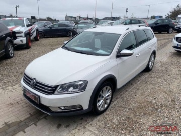 Volkswagen Passat B7 Variant 2.0 TDI CR BlueMotion 177KM 2013 Volkswagen Passat Alltrack 2.0tdi 4-Motion automat dsg skory ledy bi xeno, zdjęcie 3