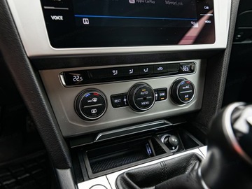 Volkswagen Passat B8 Variant 2.0 TDI BlueMotion SCR 150KM 2019 VOLKSWAGEN Passat 2.0 TDI Comfortline Combi 150KM 2019, zdjęcie 17