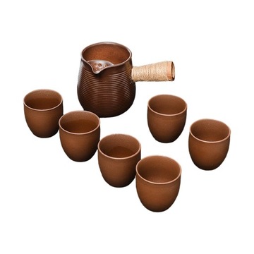 Ceramiczny dzbanek do herbaty z luźnymi liśćm
