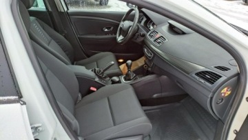 Renault Megane III Grandtour 1.6 16v 110KM 2011 Renault Megane 3 III 1.6i 110kM Klima Panorama Czujniki Temp. Grzane Fotel, zdjęcie 22